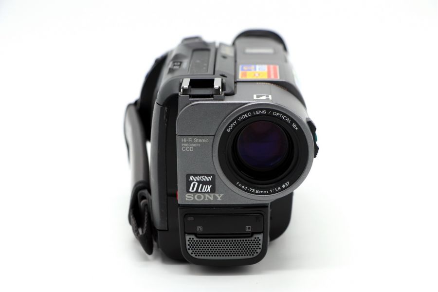 Видеокамера Sony CCD-TR730E японского производства