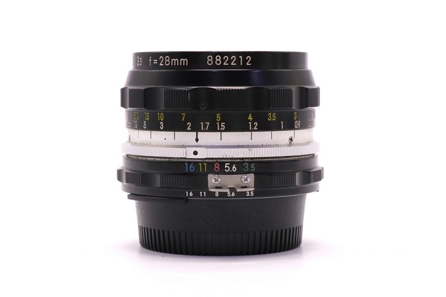 Nikon 28mm f/3.5 Nikkor-HC Auto