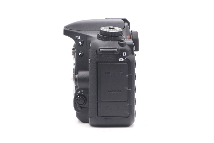 Nikon D7500 body в упаковке (пробег 1460 кадров)