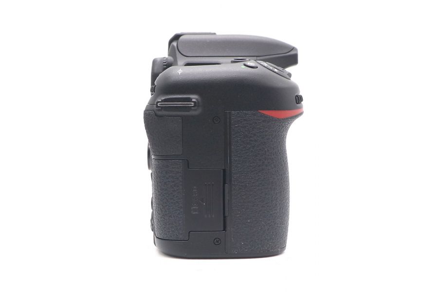 Nikon D7500 body в упаковке (пробег 1460 кадров)