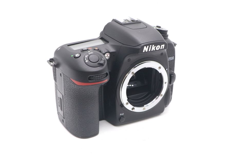 Nikon D7500 body в упаковке (пробег 1460 кадров)