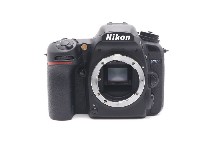 Nikon D7500 body в упаковке (пробег 1460 кадров)