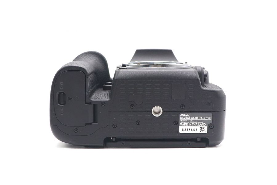 Nikon D7500 body в упаковке (пробег 1460 кадров)