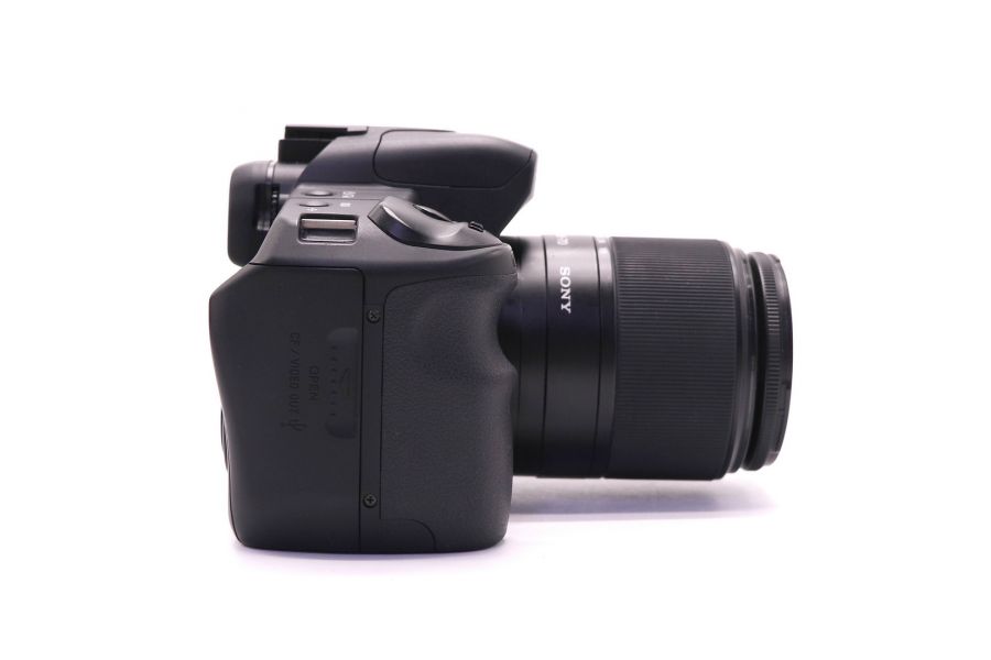 Sony A200 + Sony DT 18-70mm f/3.5-5.6