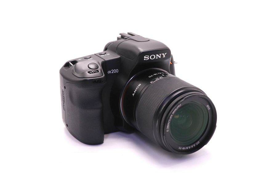 Sony A200 + Sony DT 18-70mm f/3.5-5.6