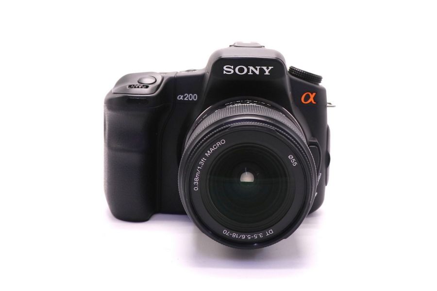 Sony A200 + Sony DT 18-70mm f/3.5-5.6