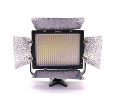 Купить Осветитель Yongnuo YN-320 LED 3200-5500K Осветитель Yongnuo YN-320 LED 3200-5500K