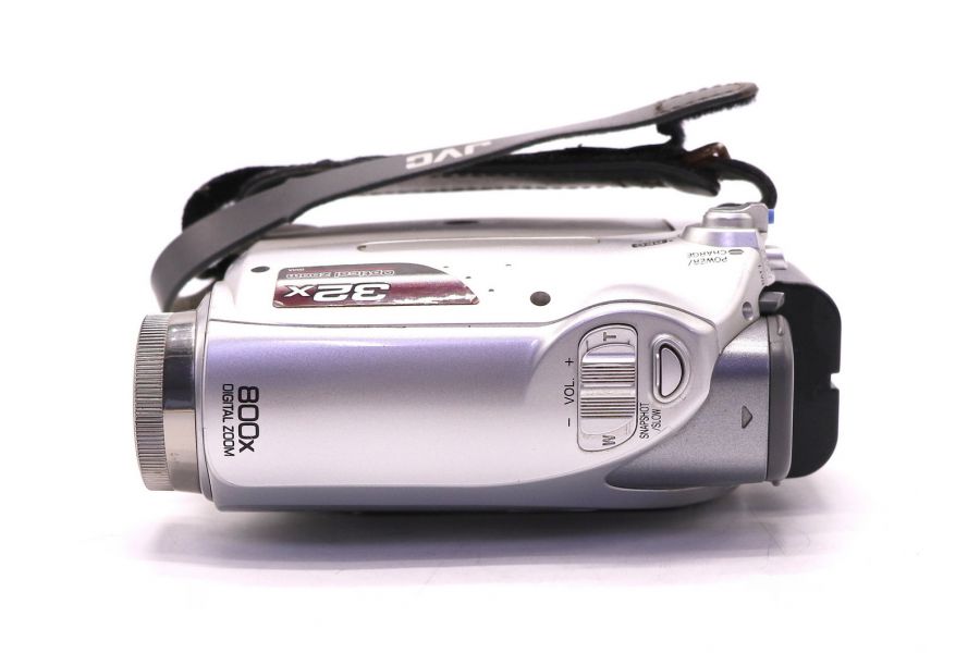 Видеокамера компактная JVC GR-D370 (Malaysia, 2000)