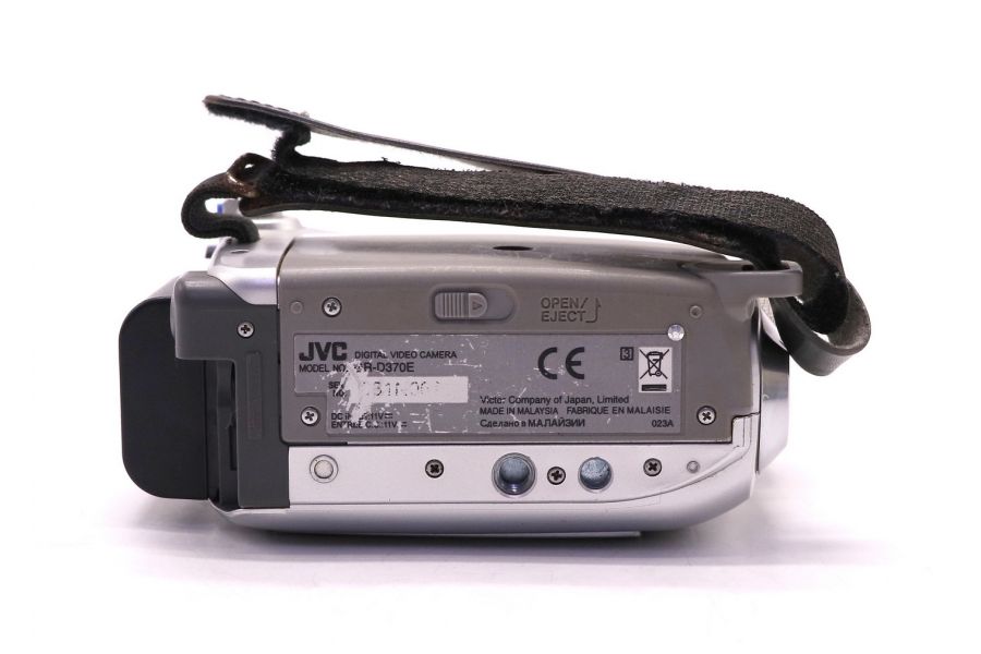 Видеокамера компактная JVC GR-D370 (Malaysia, 2000)