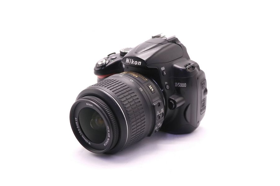 Фотокамера зеркальная Nikon D5000 kit (пробег 48100 кадров)