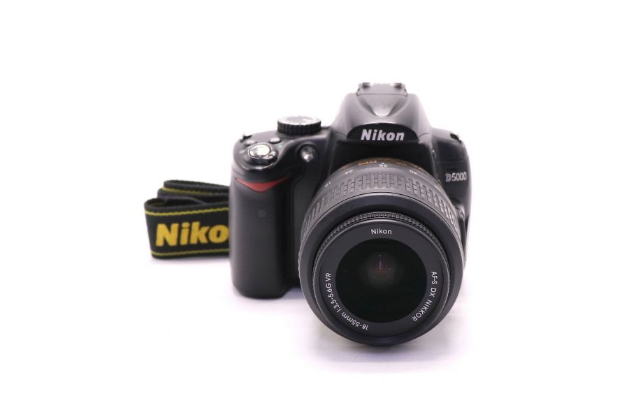 Фотокамера зеркальная Nikon D5000 kit (пробег 48100 кадров)