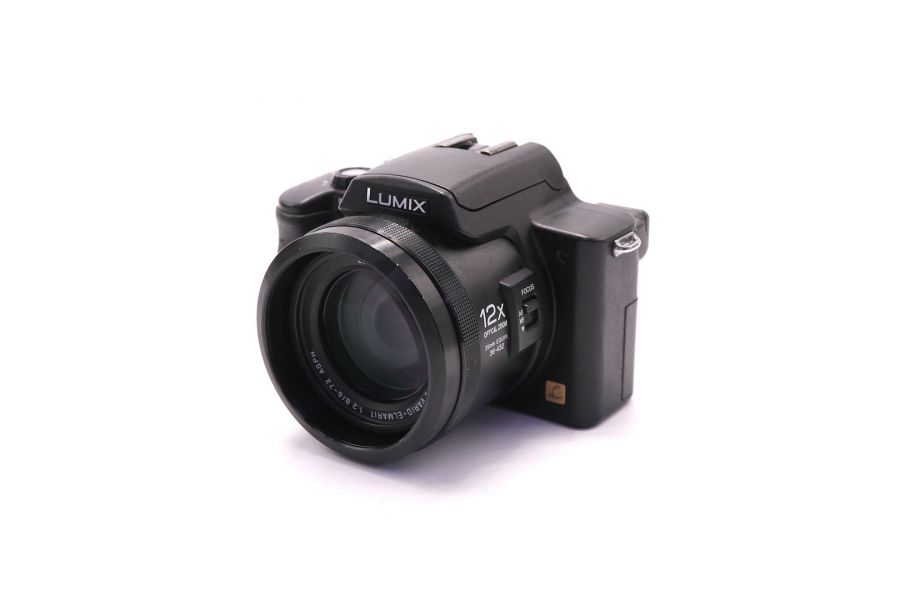 Фотокамера Panasonic Lumix DMC-FZ20 в упаковке