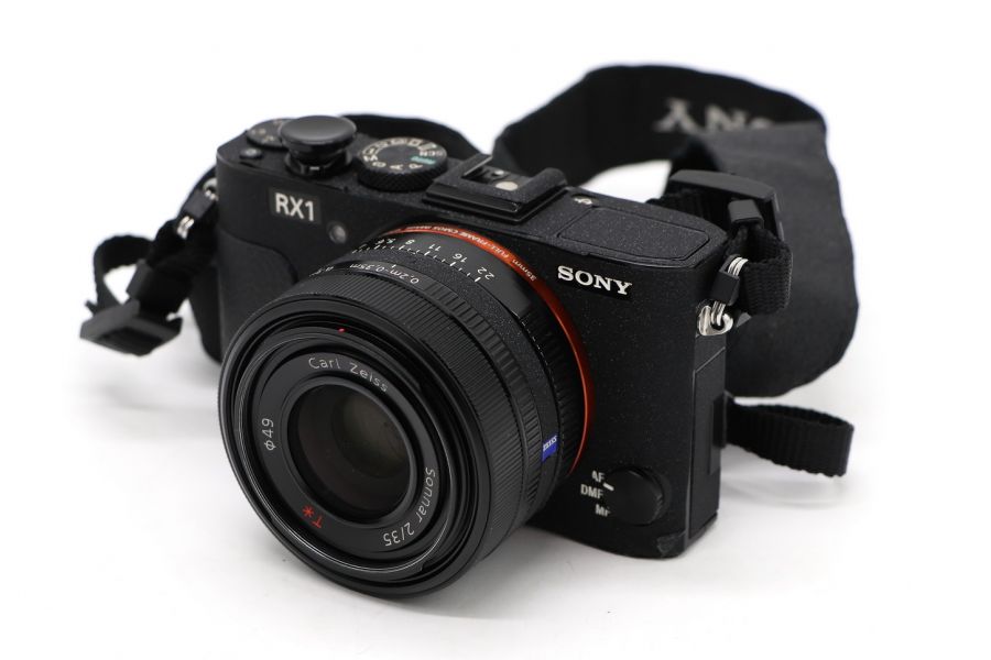 Sony Cyber-shot DSC-RX1 в упаковке