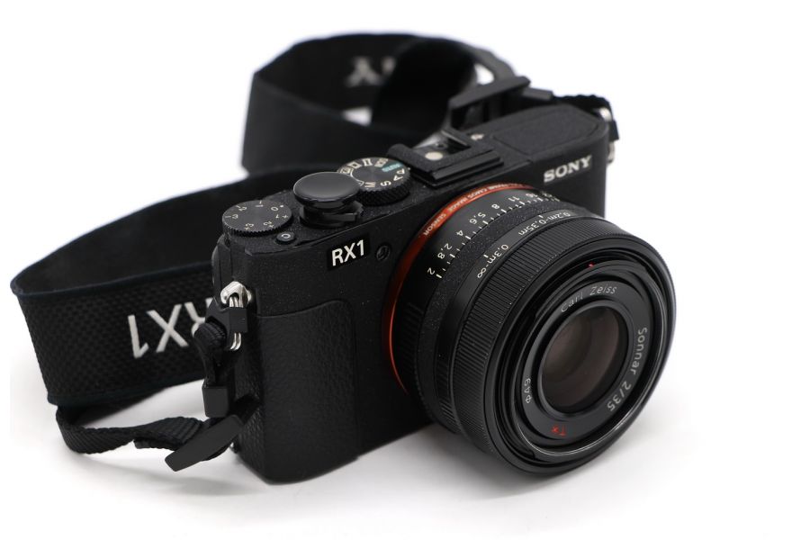 Sony Cyber-shot DSC-RX1 в упаковке