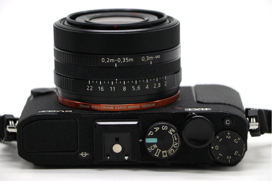 Sony Cyber-shot DSC-RX1 в упаковке