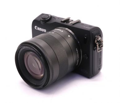 Canon EOS M kit  компактный цифровой фотоаппарат