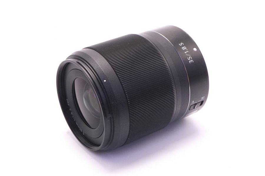 Nikon 35mm f/1.8 S Nikkor Z в упаковке