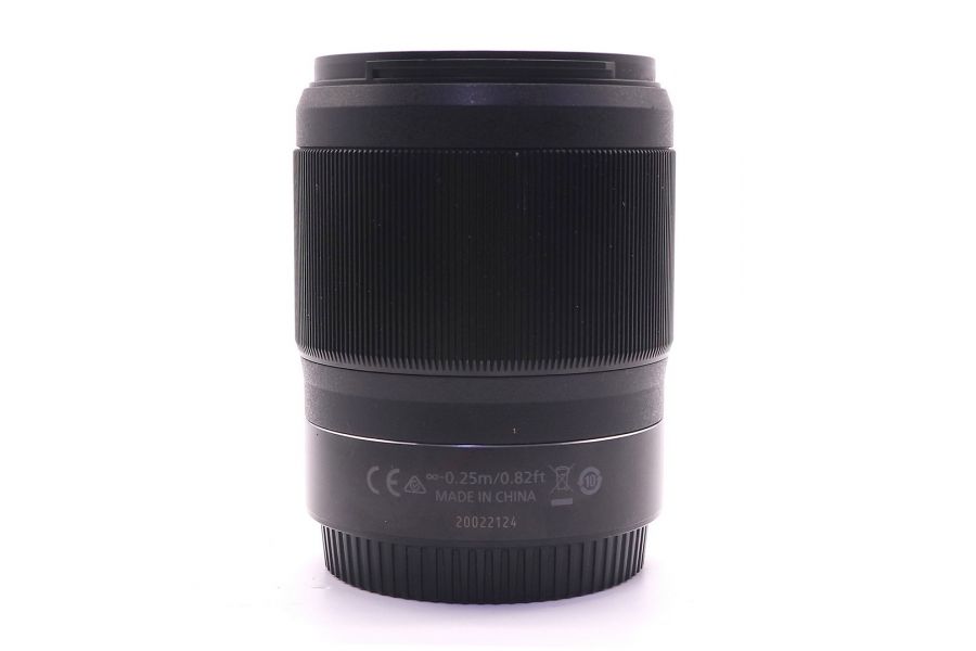 Nikon 35mm f/1.8 S Nikkor Z в упаковке