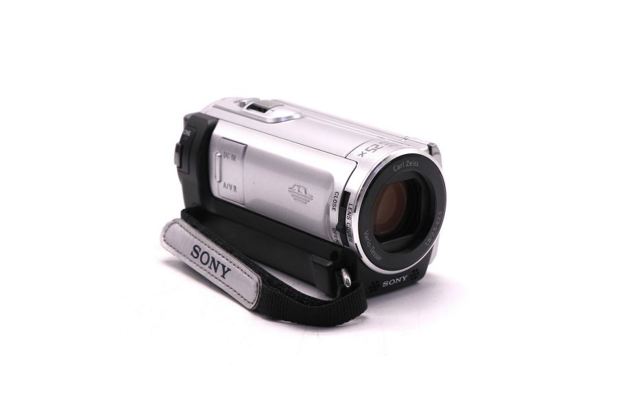 Компактная видеокамера Sony DCR-SX83E в упаковке 