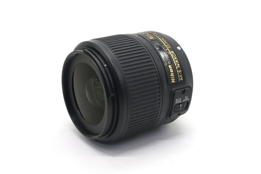 Nikon 35mm f/1.8G AF-S ED Nikkor в упаковке