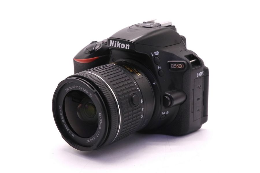 Nikon D5600 kit в упаковке (пробег 36377 кадров)