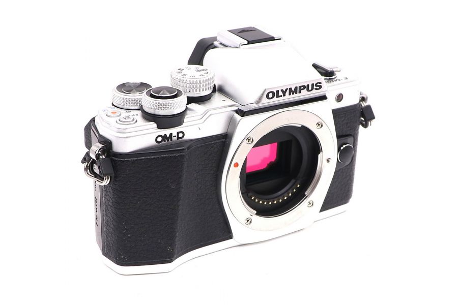 Olympus OM-D E-M10 Mark II body silver (пробег 1260 кадров)