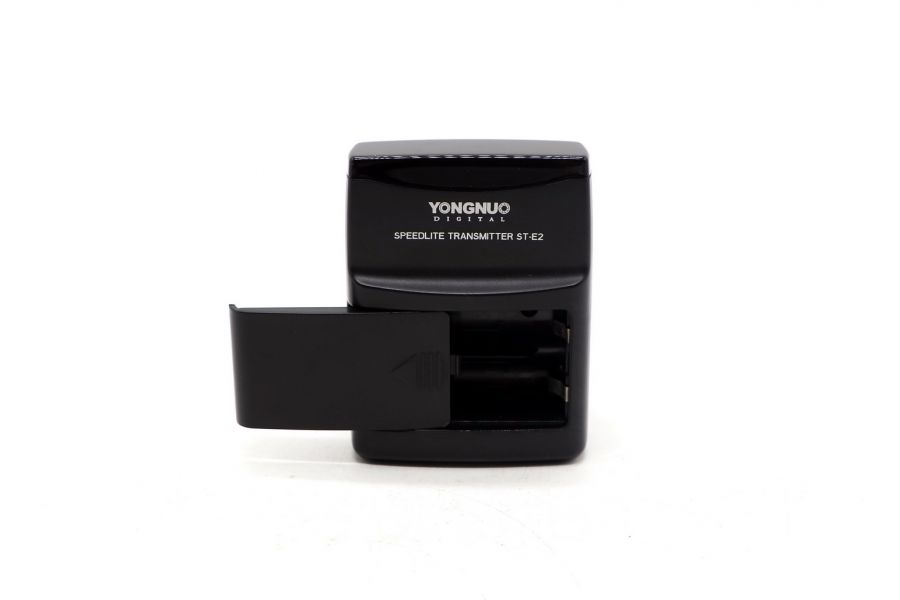 Трансмиттер Yongnuo ST-E2 в упаковке