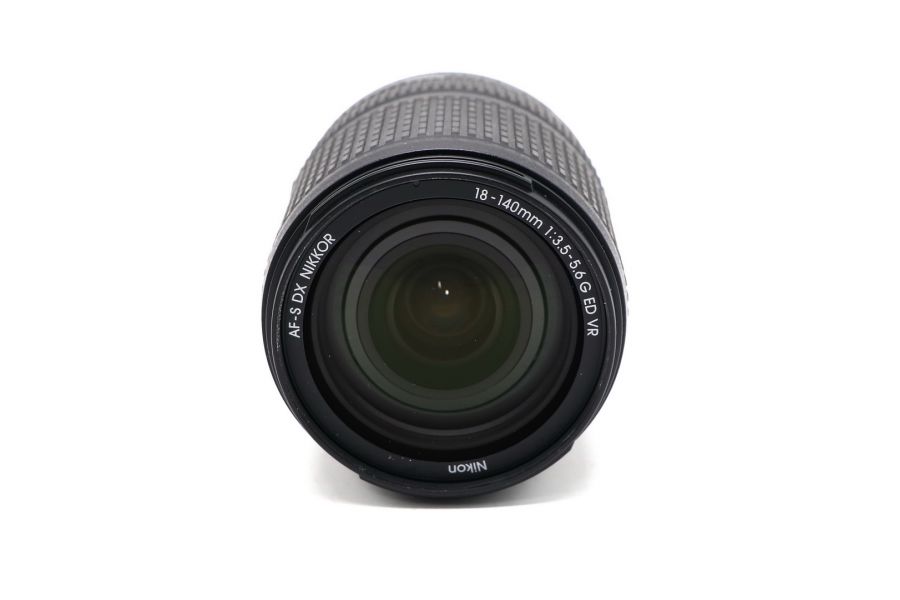 Nikon 18-140mm f/3.5-5.6G ED AF-S VR DX в упаковке