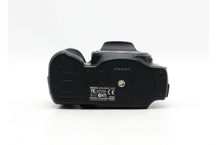 Pentax ist D body