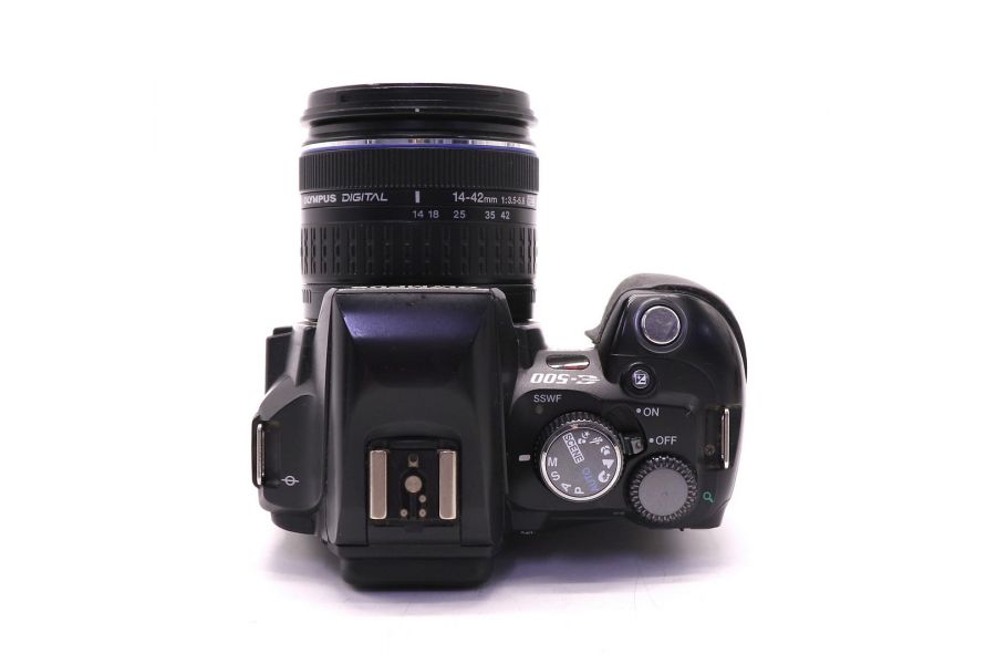 Olympus E-500 kit 14-42mm f/3.5-5.6 (пробег 27045 кадров)
