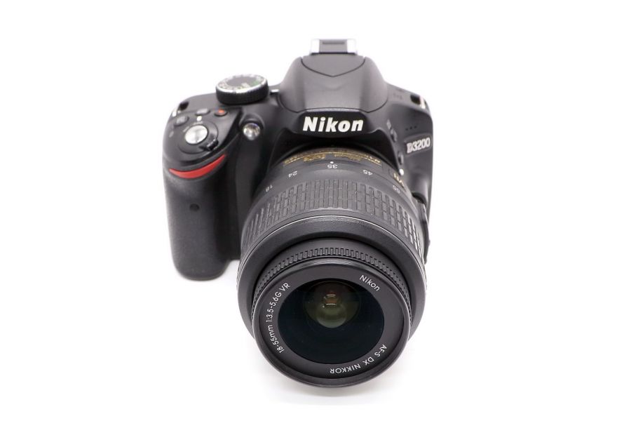 Nikon D3200 kit в упаковке (пробег 9995 кадров)