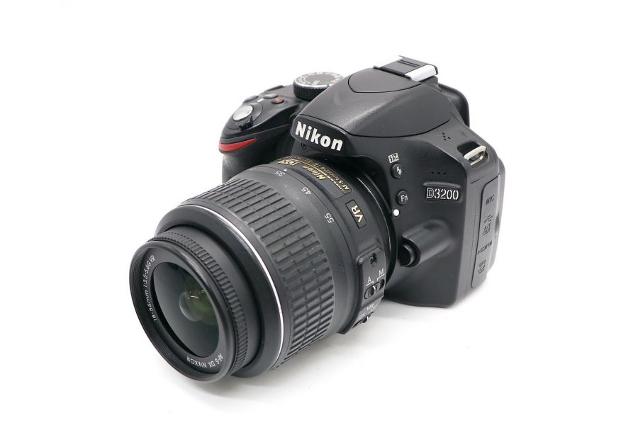 Nikon D3200 kit в упаковке (пробег 9995 кадров)