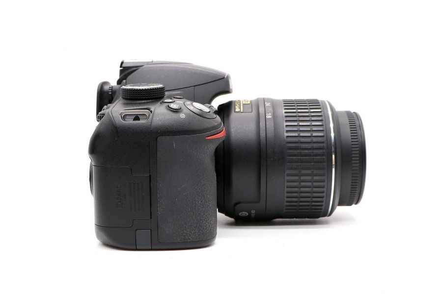 Nikon D3200 kit в упаковке (пробег 9995 кадров)