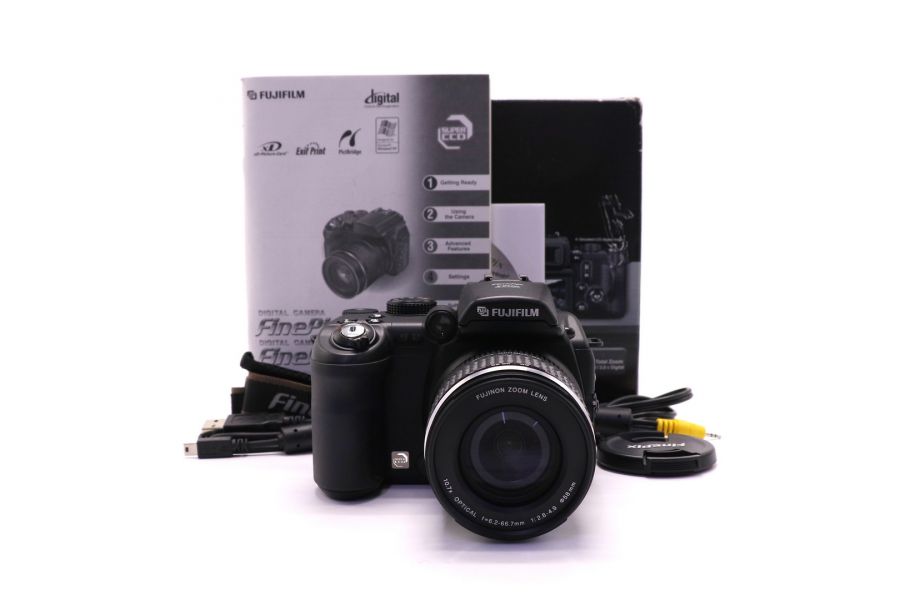 Fujifilm FinePix S9500 в упаковке