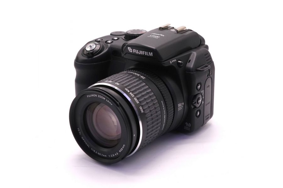 Fujifilm FinePix S9500 в упаковке