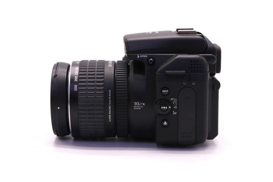 Fujifilm FinePix S9500 в упаковке