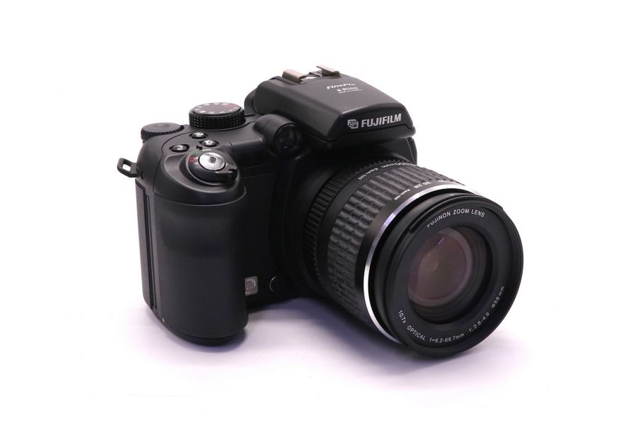 Fujifilm FinePix S9500 в упаковке