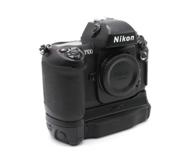 Nikon F100 body + Nikon MB-15