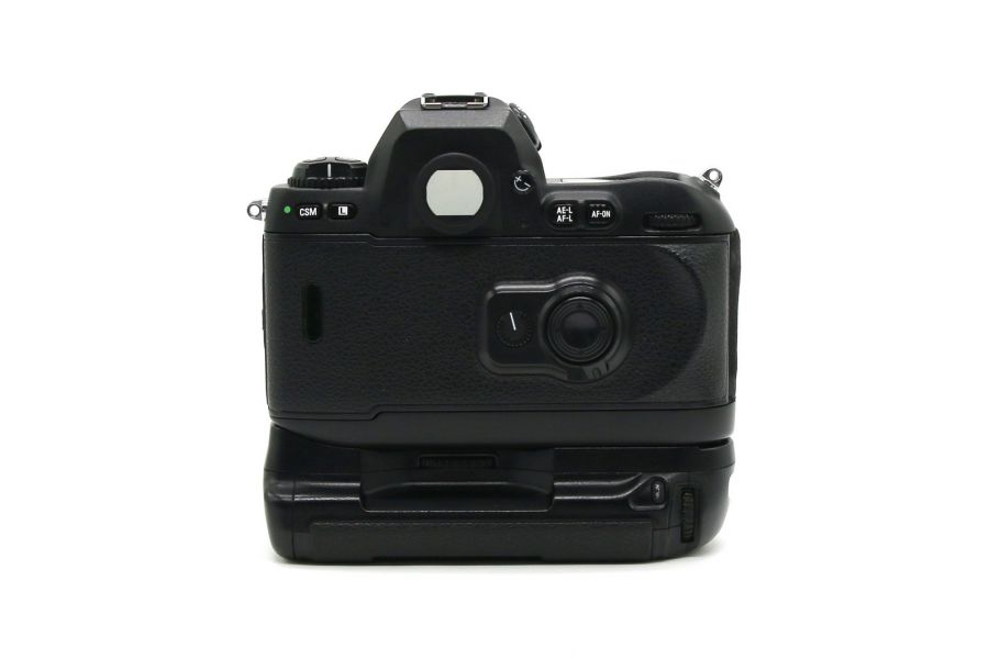 Nikon F100 body + Nikon MB-15