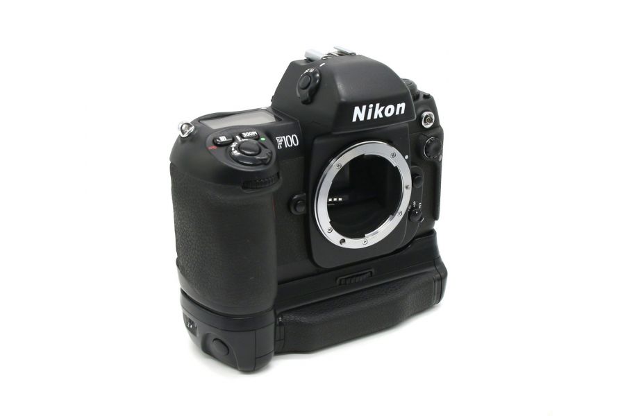 Nikon F100 body + Nikon MB-15