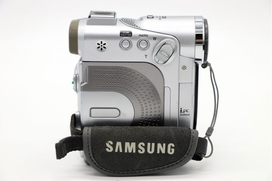 Видеокамера Samsung VP-D200