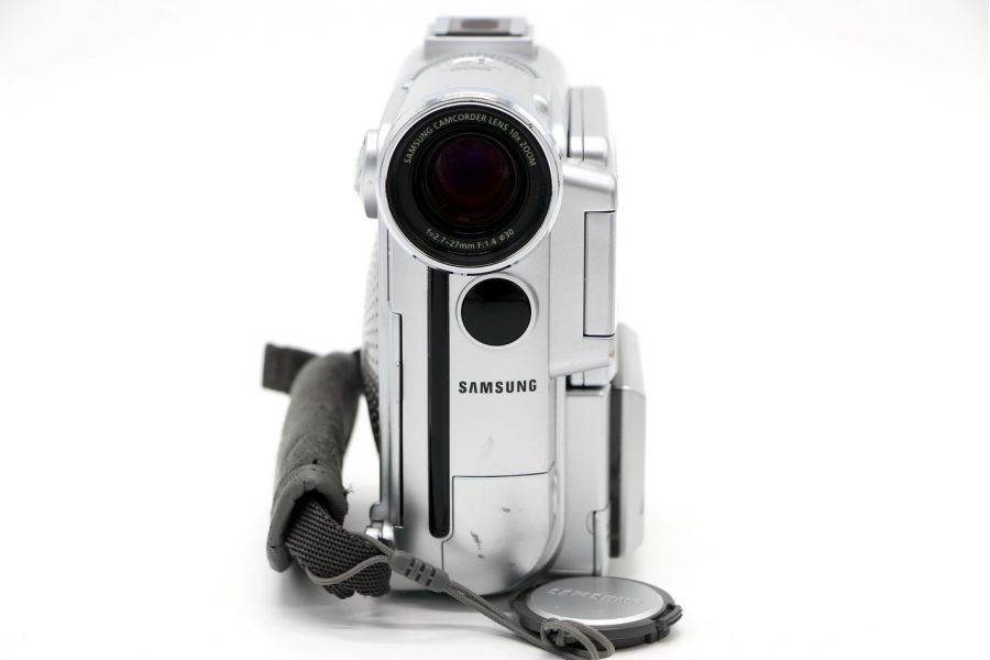 Видеокамера Samsung VP-D200