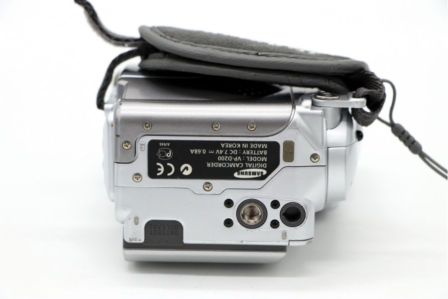 Видеокамера Samsung VP-D200