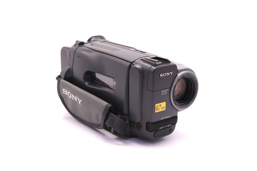 Видеокамера Sony CCD-TR720E