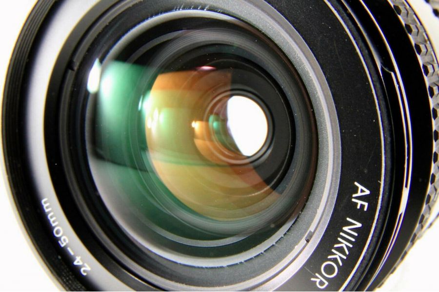 Nikon 24-50mm f/3.3-4.5 AF Nikkor (1994)