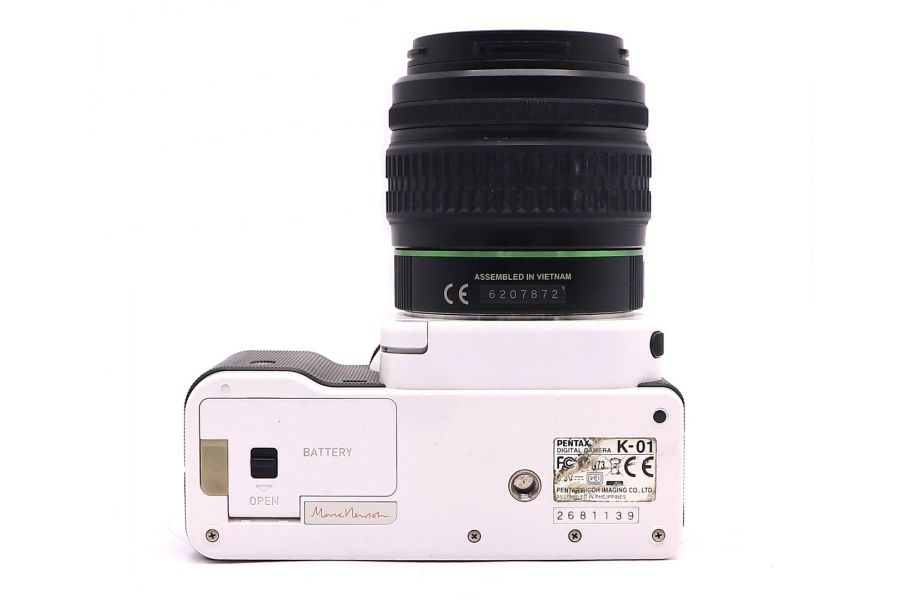 Pentax K-01 kit (пробег 17740 кадров)