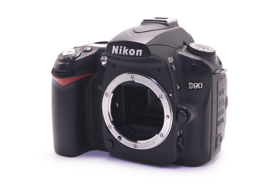 Nikon D90 body в упаковке (пробег 10700 кадров)