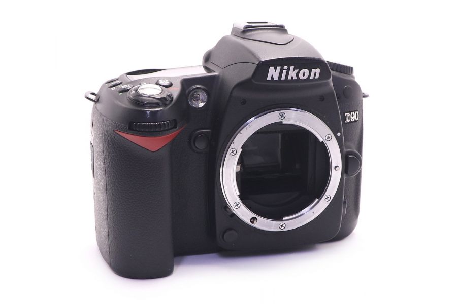 Nikon D90 body в упаковке (пробег 10700 кадров)