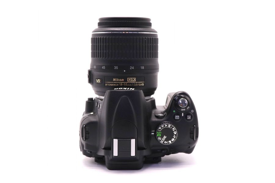 Nikon D5000 kit (пробег 3830 кадров)
