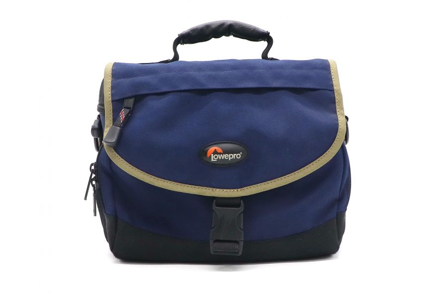Сумка LowePro Nova 3